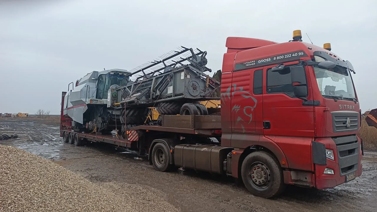 SITRAK с буровой установкой