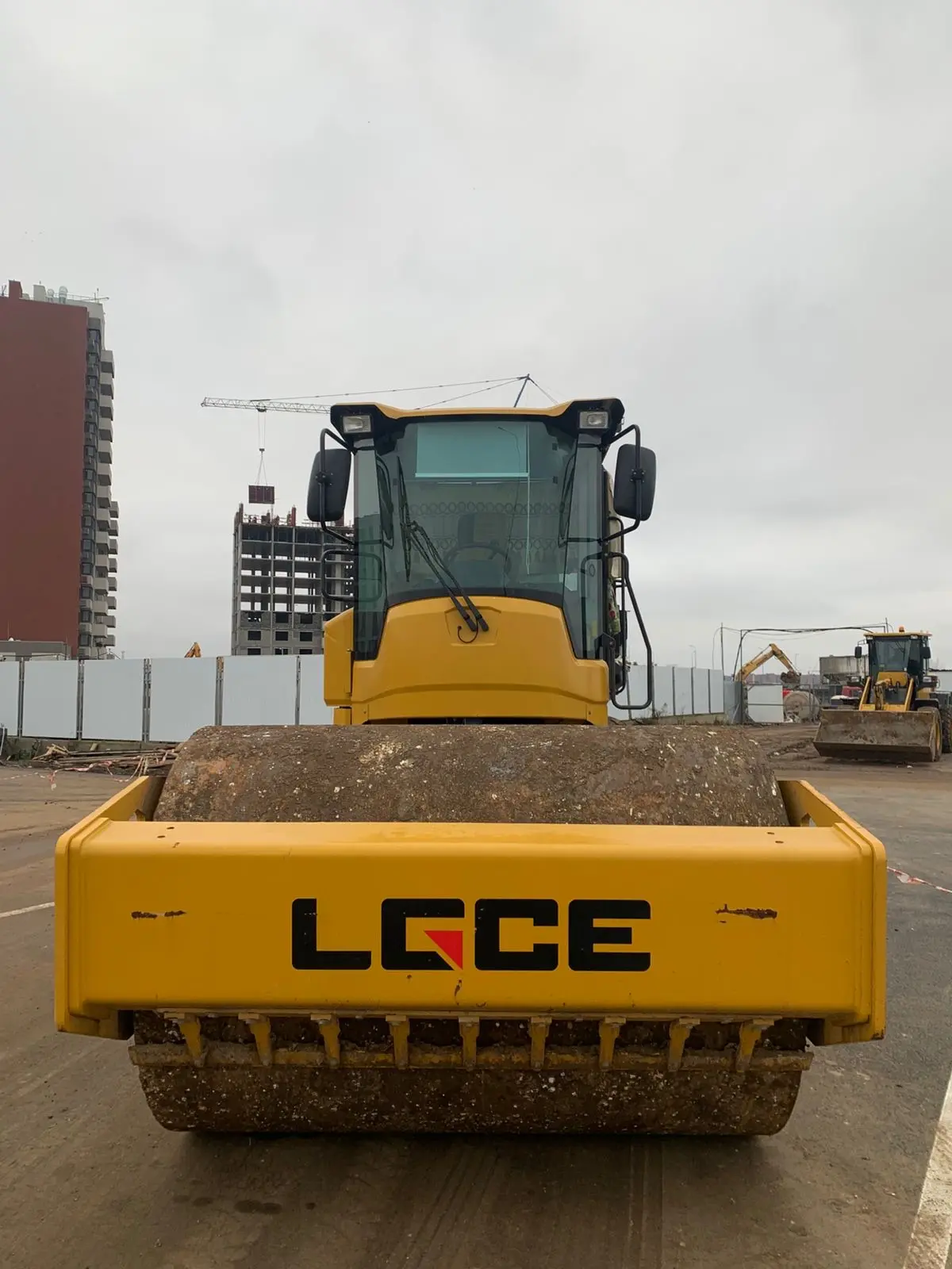 Грунтовый каток LGCE RS7120H, спереди