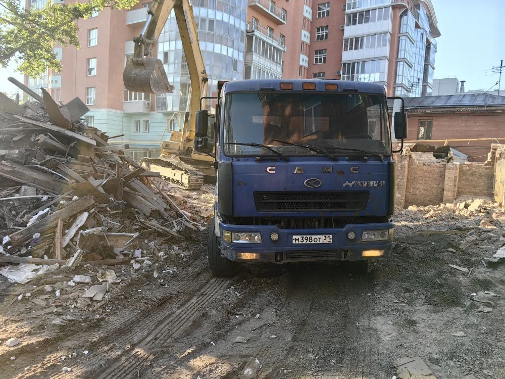 Самосвал CAMC в работе