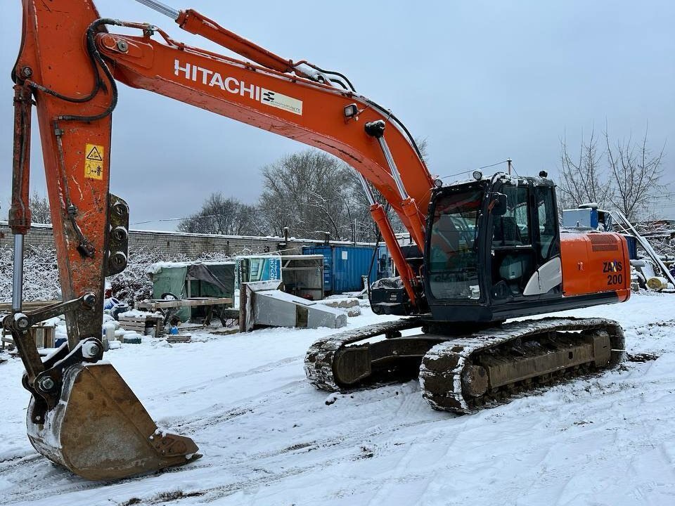 Экскаватор Hitachi ZX200LC
