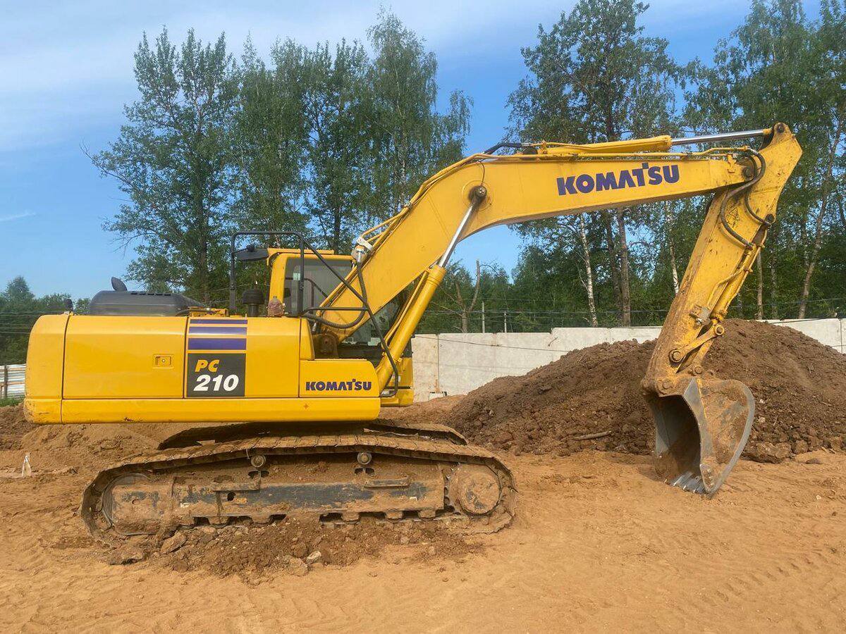 Komatsu PC200