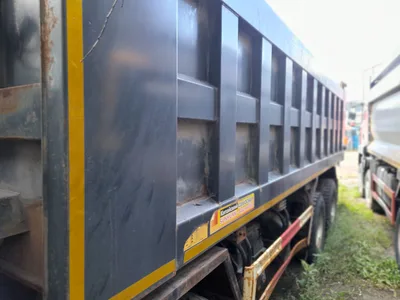 FAW J6 8x4 Самосвал