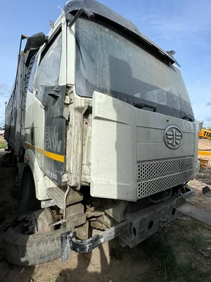 FAW J6 8x4 Самосвал